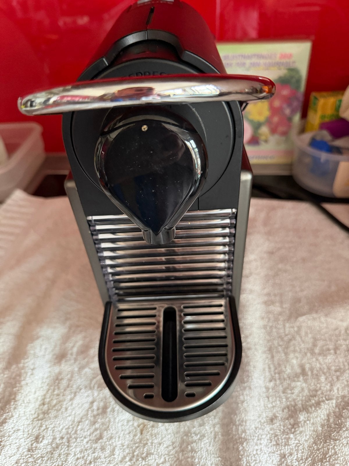 Foto 2 van Nespresso Krups koffiezetapparaat - Zo goed als nieuw