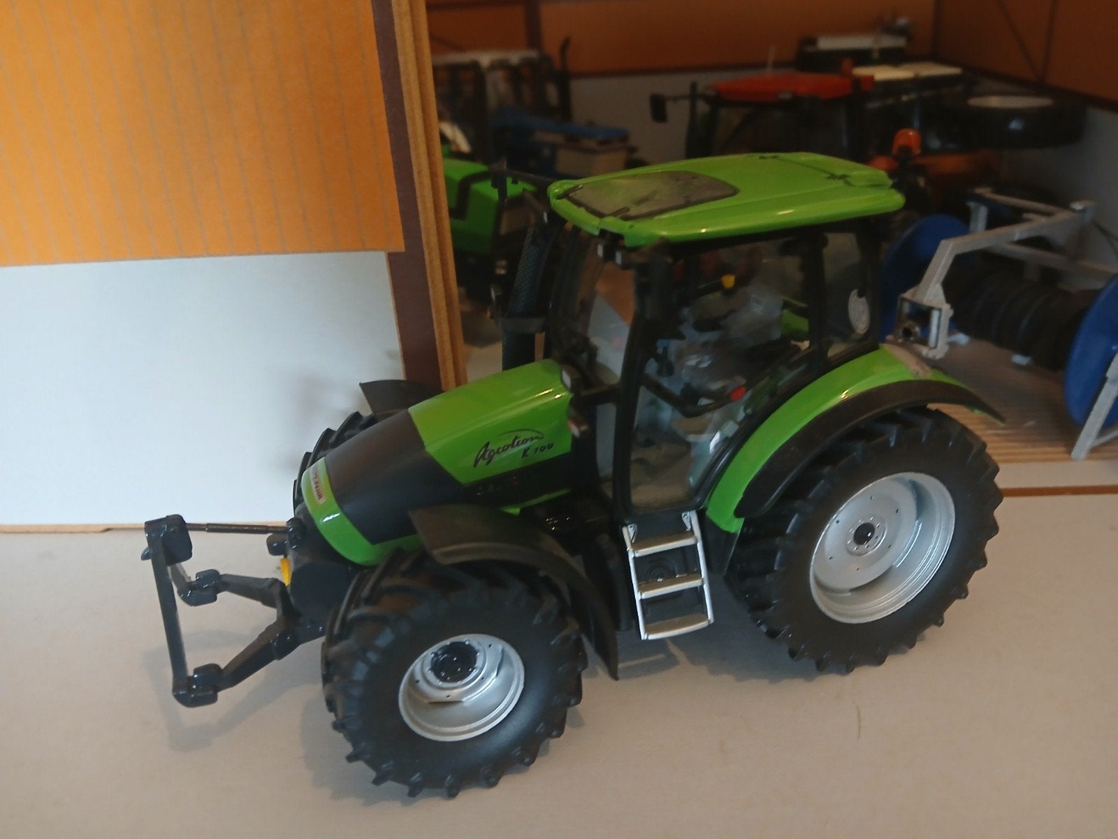 deutz k100 uh, Ophalen of Verzenden, Tractor of Landbouw, Universal Hobbies