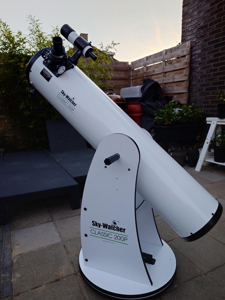 Sky-Watcher Classic 200P Dobson telescoop met Wifi PushTo, 200 mm of meer, Met statief, Zo goed als nieuw, Spiegeltelescoop (reflector)