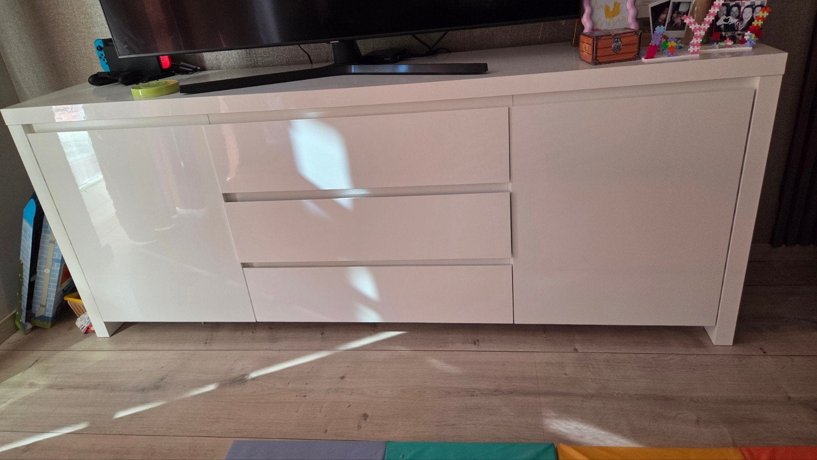 Hoogglans wit dressoir met 3 lades en 2 kasten, Ophalen