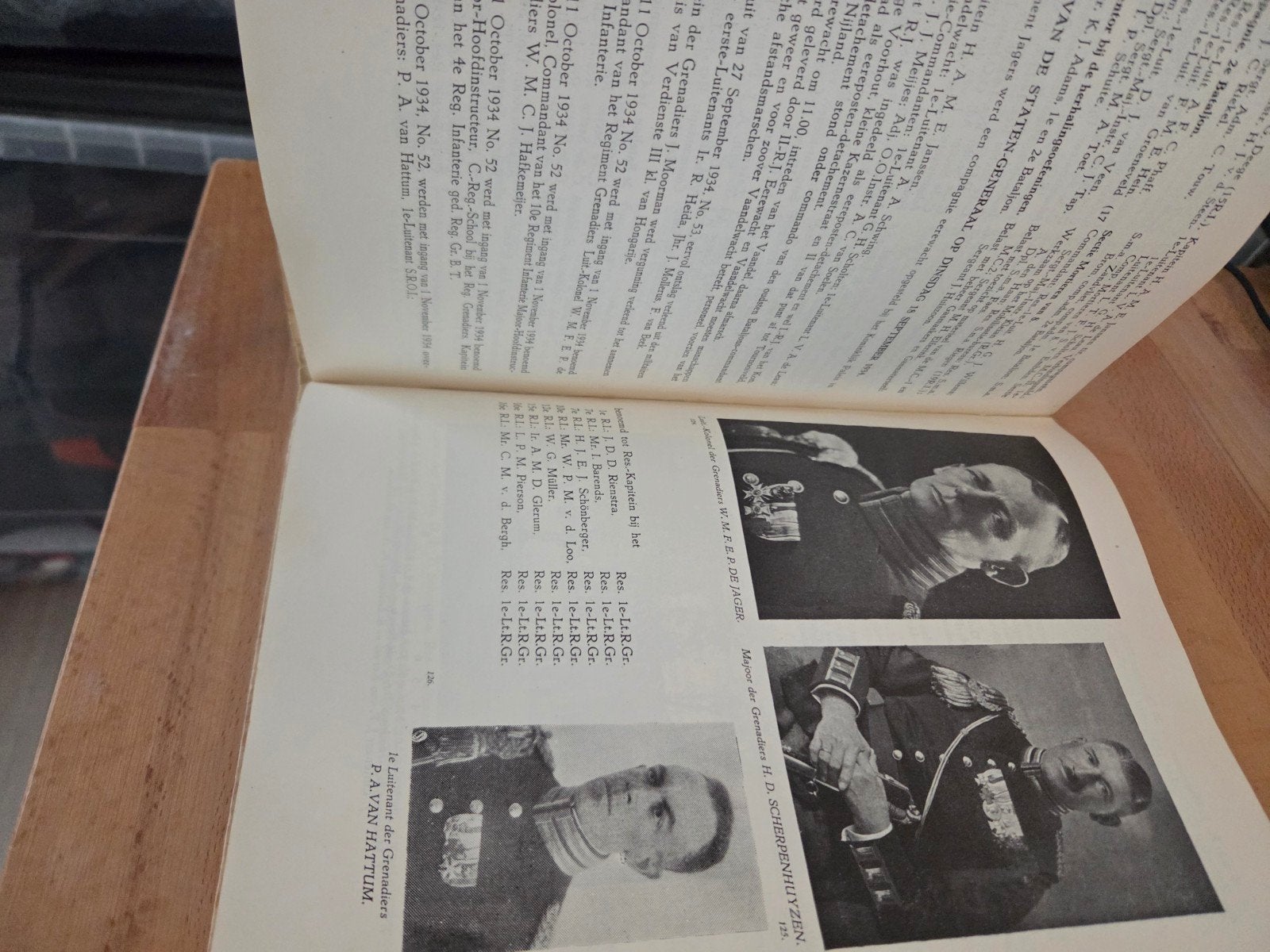 gedenkboek grenadiers en jagers 1929-1939, Ophalen of Verzenden, Landmacht, Nederland
