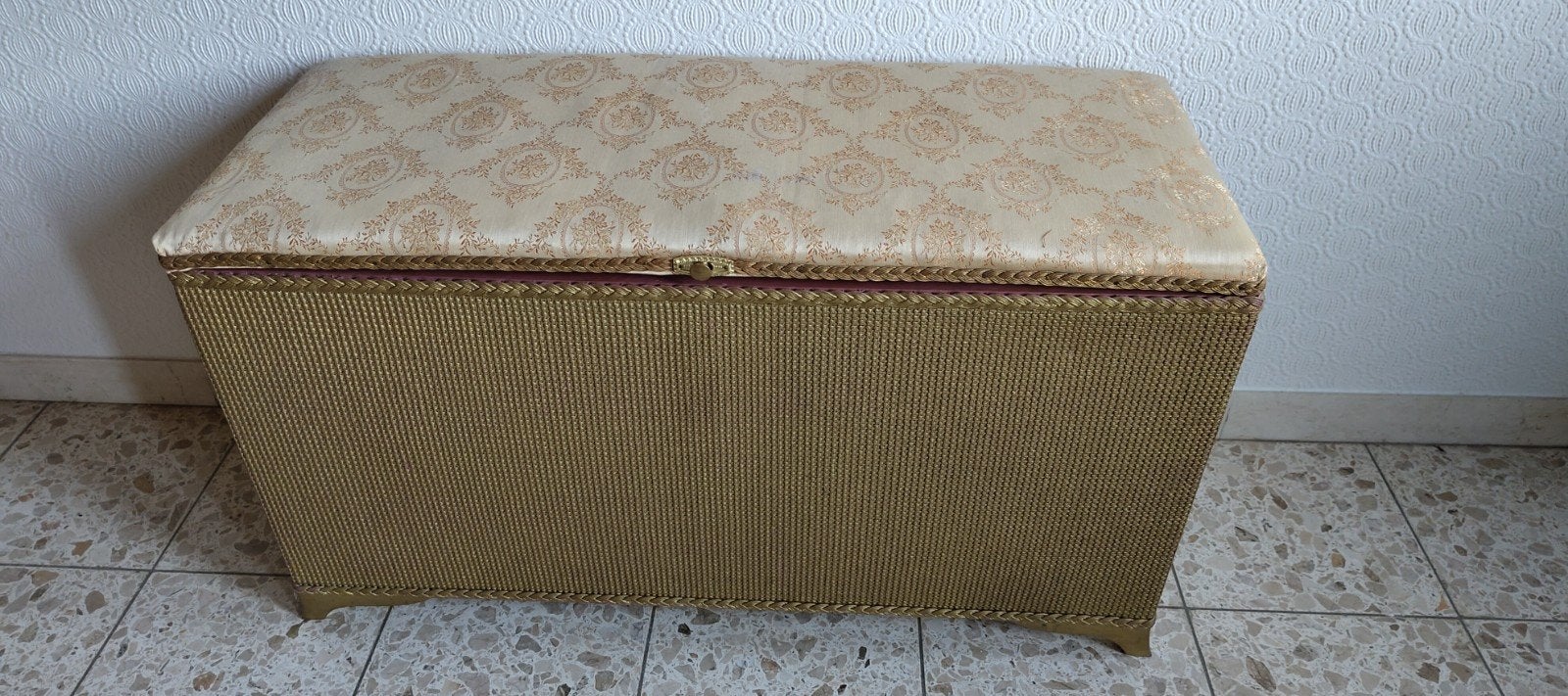 Lloyd Loom Vintage Opbergkist Goudkleurig roze binnenkant, Ophalen, 50 – 75, Minder dan 50 cm, 50 tot 100 cm