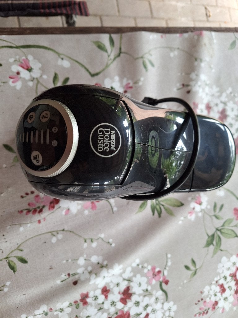 Te koop dolcegusto, Ophalen, Koffiemachine, Zo goed als nieuw, 1 kopje