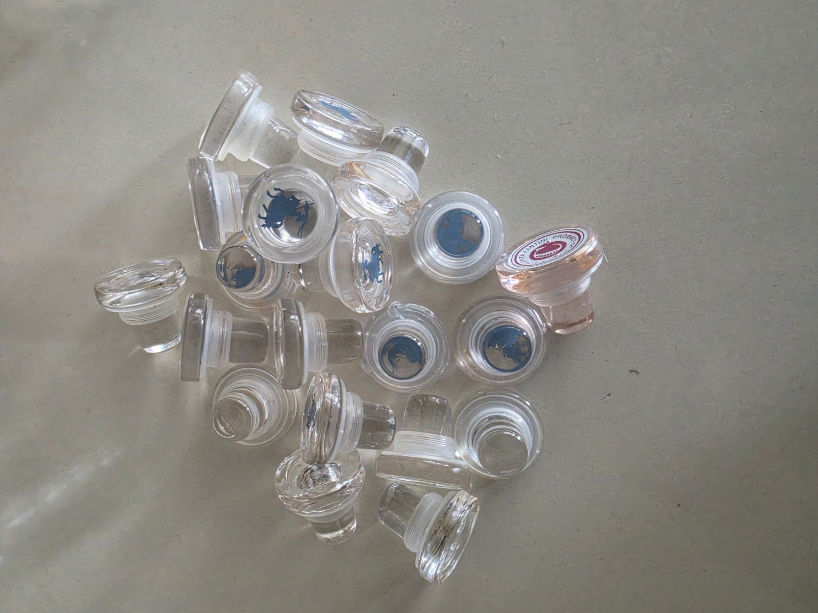 20 wijn stoppers glas, Ophalen of Verzenden, Zo goed als nieuw, Overige gebieden, Overige typen