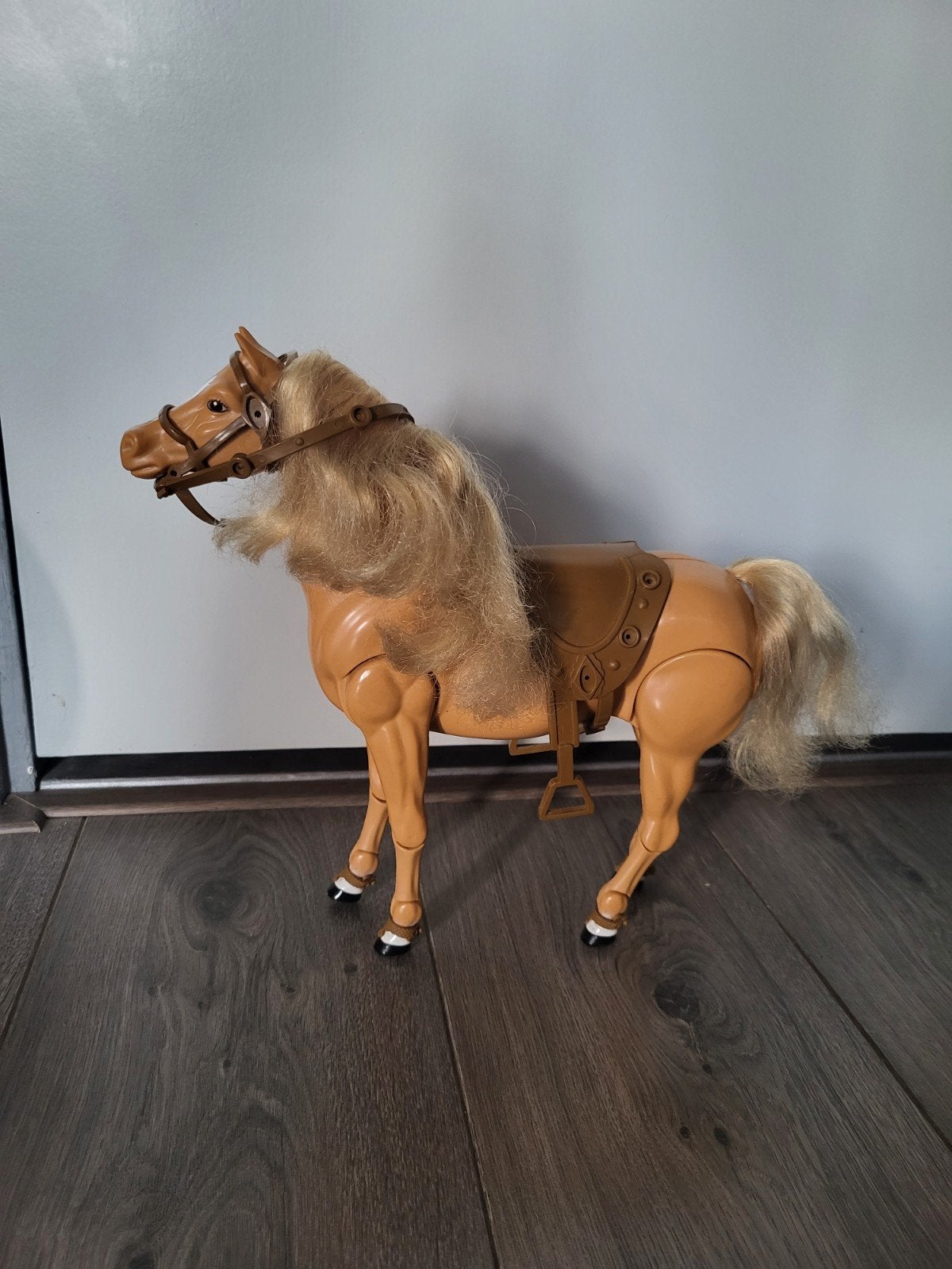 Barbie/Sindy speelgoed Paard M.I.I. - met zadel en hoofdstel, Kinderen en Baby's, Ophalen of Verzenden, Zo goed als nieuw, Barbie