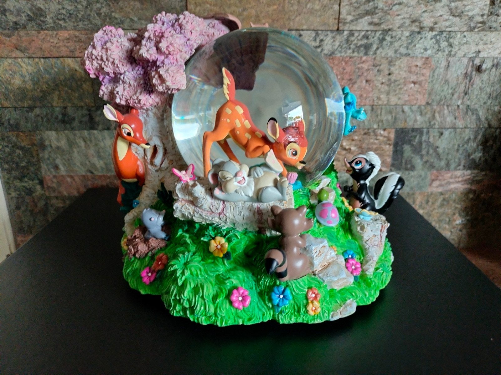 Disney snowglobe Bambi, Verzamelen, Ophalen of Verzenden, Bambi of Dumbo, Zo goed als nieuw, Beeldje of Figuurtje