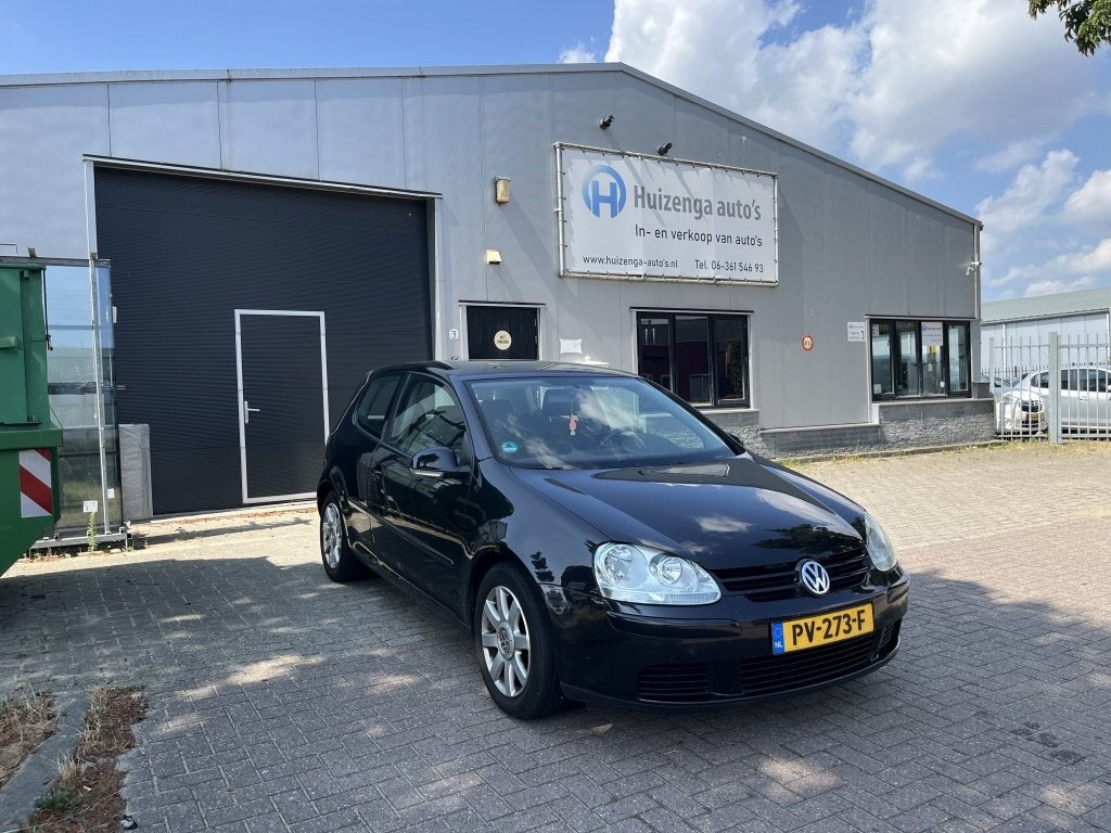 Volkswagen Golf 1.6 FSI Sportline|3DRS|AIRCO| Met APK!, Stof, Zwart, 4 cilinders, Zwart