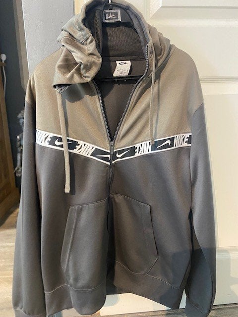 Nike vest maat M, Kinderen en Baby's, Kinderkleding | Maat 176, Ophalen, Jongen of Meisje, Trui of Vest, Zo goed als nieuw