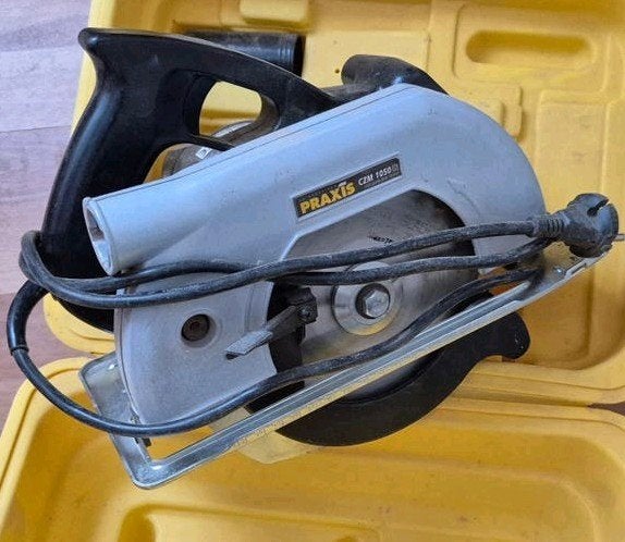 Praxis CZM 1050 Cirkelzaagmachine 1050W met zaagblad, Doe-het-zelf en Verbouw, Ophalen, Gebruikt, Cirkelzaag, 600 tot 1200 watt