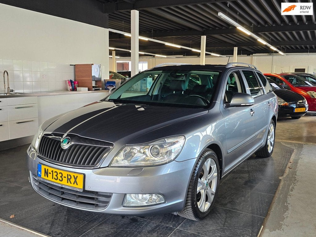 Skoda Octavia Combi 1.4 TSI Ambition Business Line/BOM VOL/, Auto's, Skoda, Euro 5, Gebruikt, Zwart, 4 cilinders