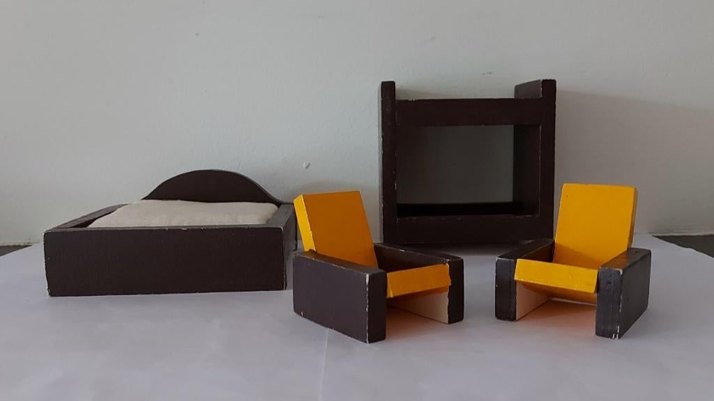 Retro hout poppenhuismeubeltjes ´70s bruin geel, Ophalen of Verzenden, Huis en Inrichting