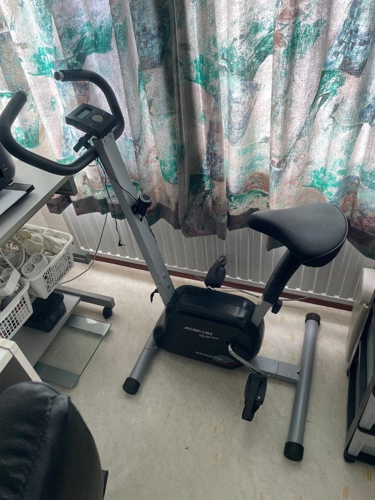 Hometrainer fiets gratis, Sport en Fitness, Ophalen, Zo goed als nieuw, Metaal, Hometrainer