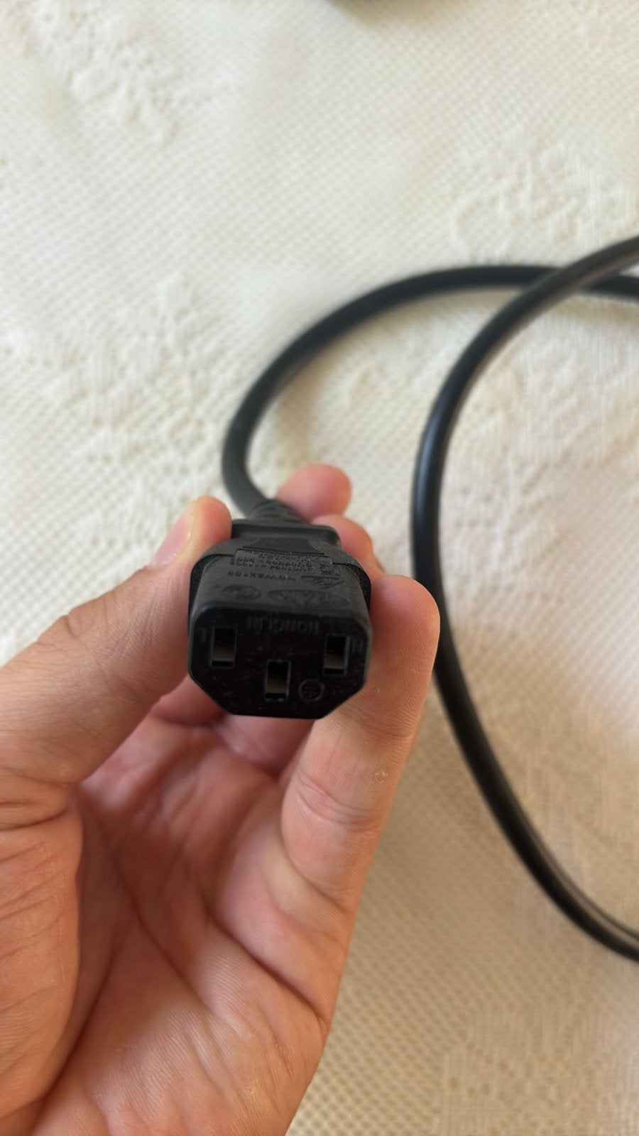 Stroomkabel C13 (IEC-kabel) - Zwart 2 STUKS, Computers en Software, Ophalen of Verzenden, Gebruikt