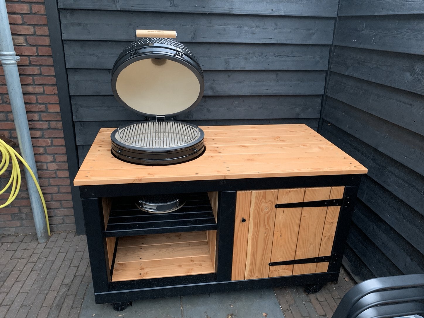 Bbq buitenkeuken, Ophalen, Nieuw, Houtskool