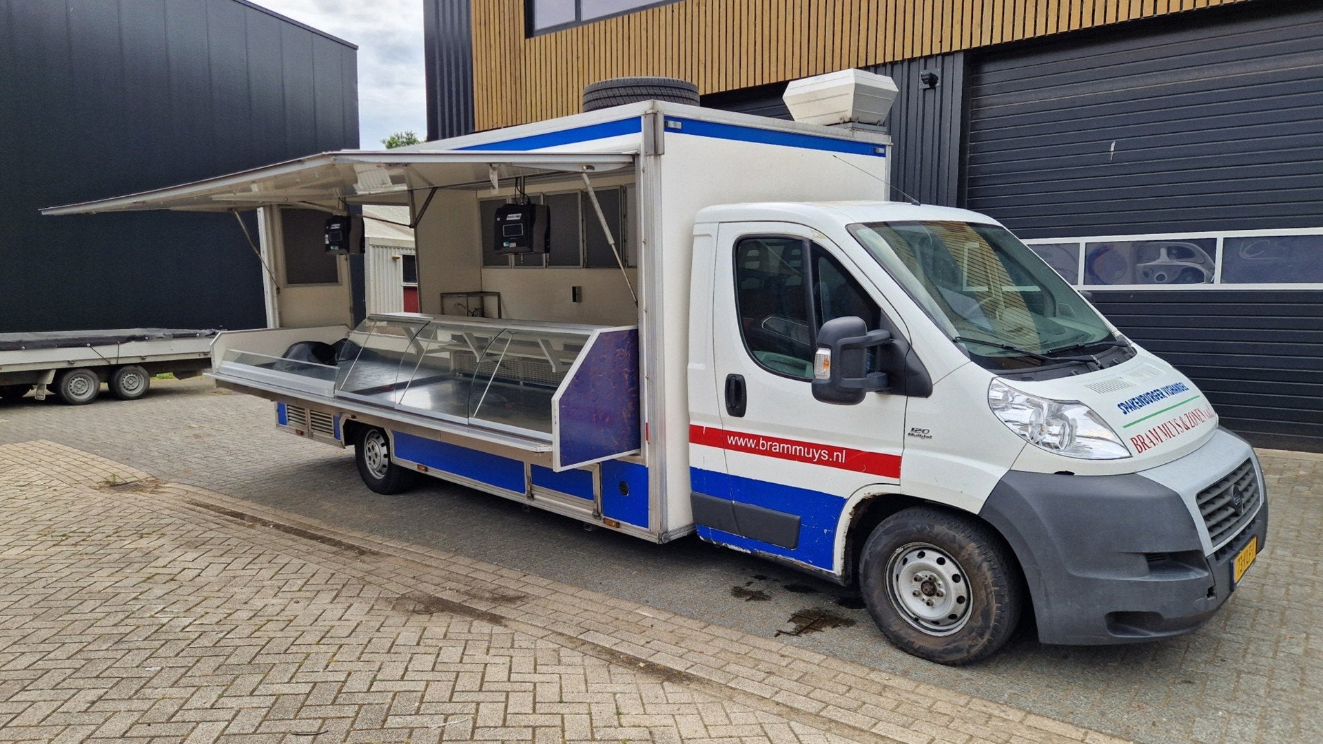 Coxx PCF4. 2-35 Verkoopwagen