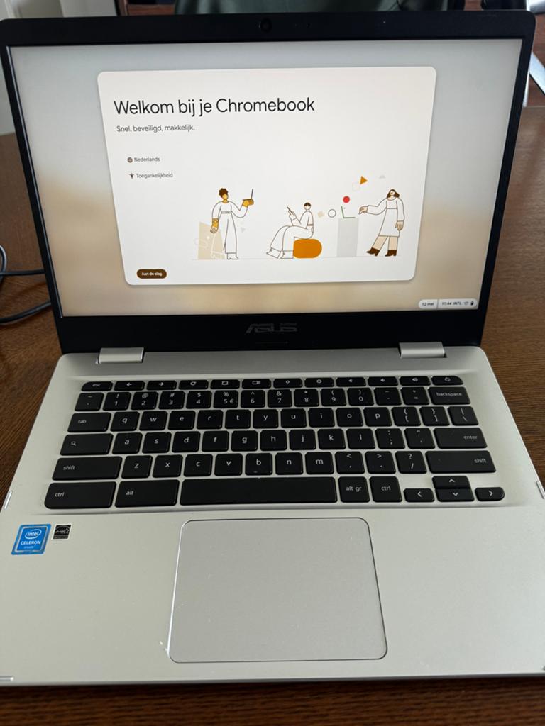 Asus Chromebook 14 C424 (niet flippen), Ophalen, 14 inch, 4 GB of minder, Zo goed als nieuw