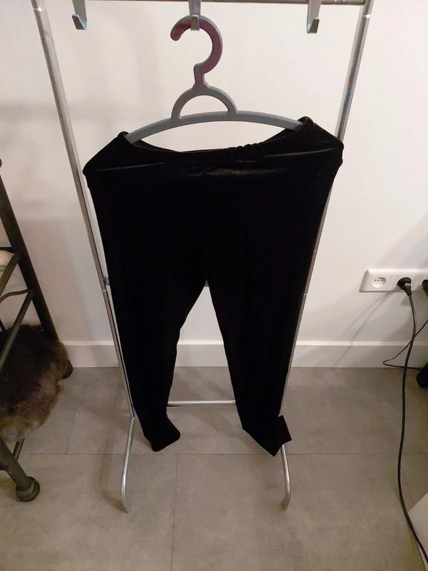 Zwarte stretch legging Sarlini maat 40/42 (M), Kleding | Dames, Leggings, Maillots en Panty's, Legging, Sarlini, Zwart, Maat 40/42 (M)