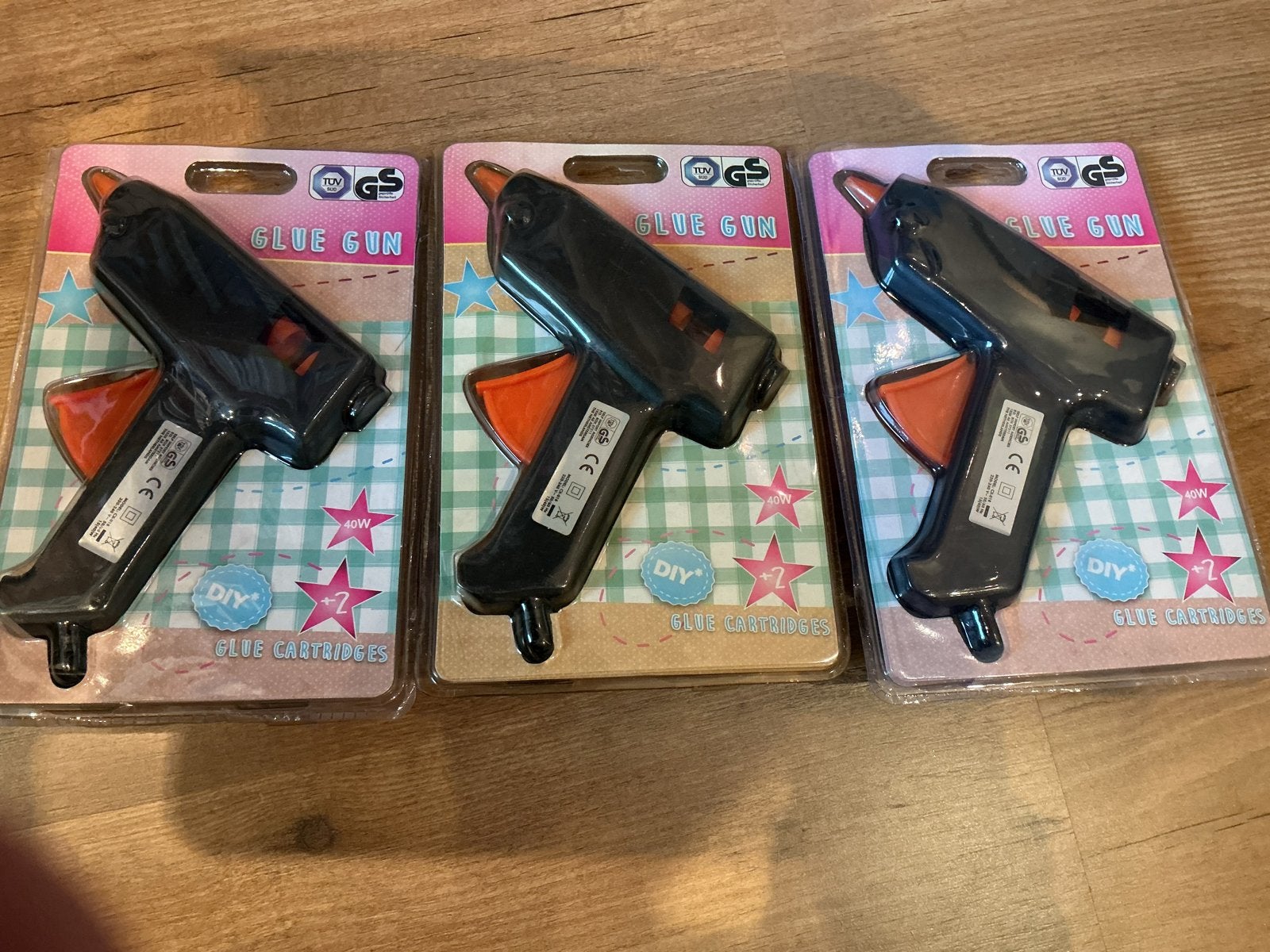 3 Lijmpistolen met lijmsticks - Nieuw in verpakking, Zwart, Gereedschap of Toebehoren, Nieuw, Ophalen of Verzenden