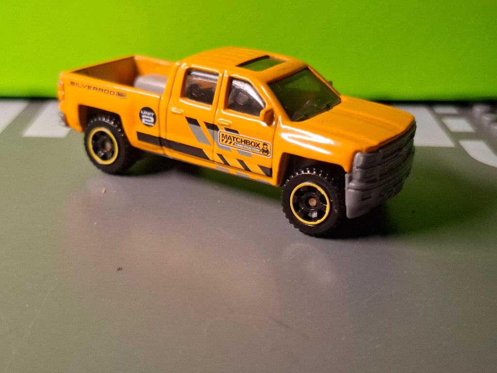 Matchbox - 2014 Chevy Silverado 1500 Pickup [geel] 1/64, Ophalen of Verzenden, Gebruikt, Auto