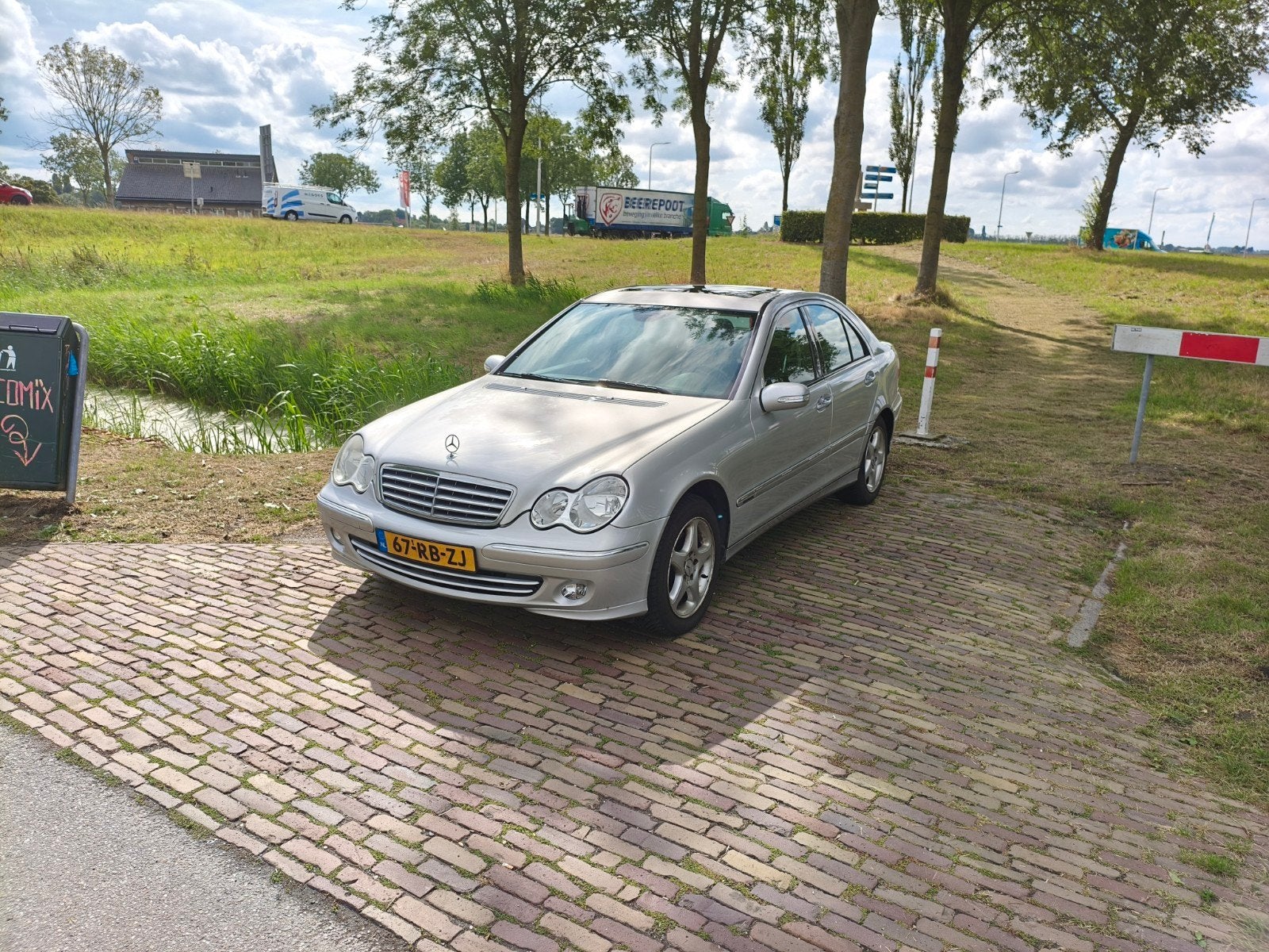 Mercedes-Benz C240 AUT 2005 LPG G3, Auto's, Mercedes-Benz, Automaat, Achterwielaandrijving, 2597 cc, Particulier