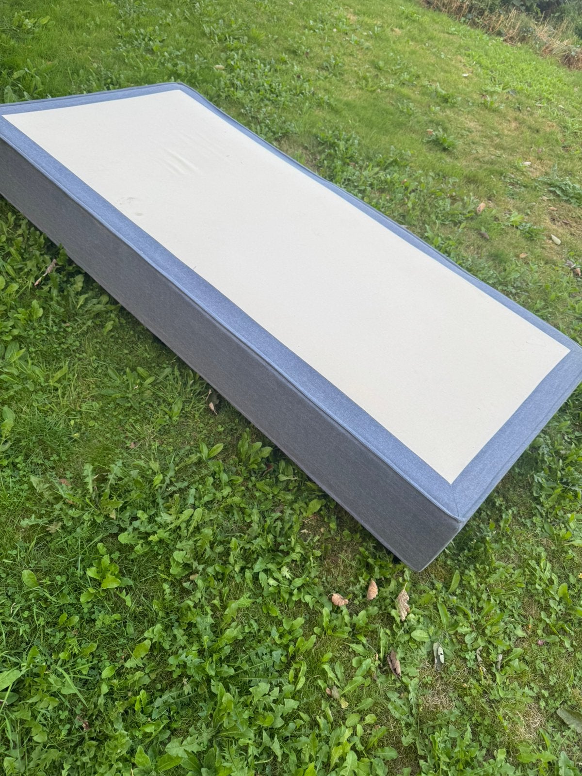 2 nette boxspringbodems van ieder 90 x 200 cm., Ophalen, Zo goed als nieuw, Eenpersoons, 90 cm