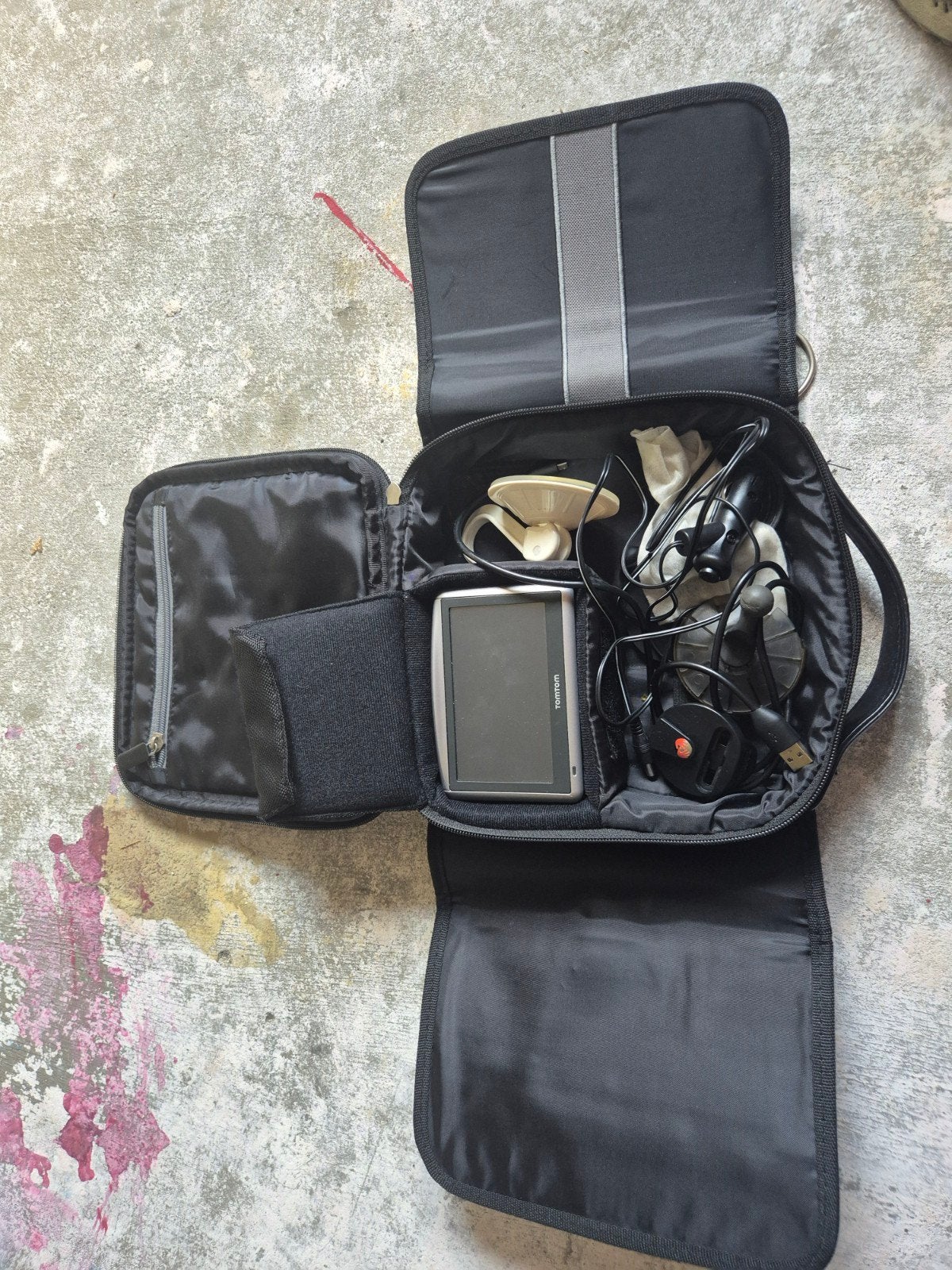 TomTom navigatiesysteem met accessoires en hoes, Ophalen of Verzenden, Gebruikt