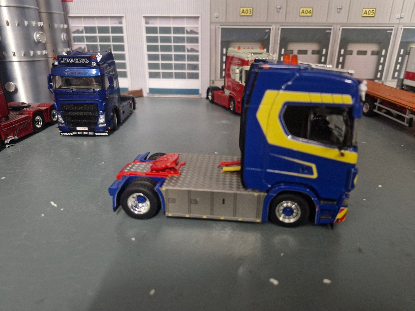 scania low dek trekker wsi, Hobby en Vrije tijd, Modelauto's | 1:50, Ophalen of Verzenden, Zo goed als nieuw, Bus of Vrachtwagen