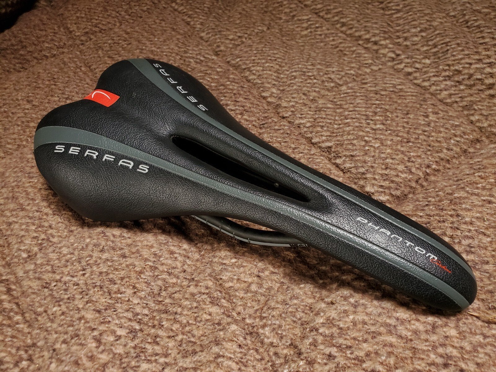 Serfas Phantom carbon fietszadel MTB, Ophalen of Verzenden, Zo goed als nieuw, Zadel, Mountainbike
