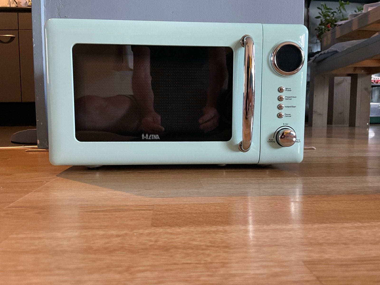 Etna  Retro Magnetron - Zo goed als nieuw, Witgoed en Apparatuur, Magnetrons, Minder dan 45 cm, Ophalen of Verzenden, Vrijstaand