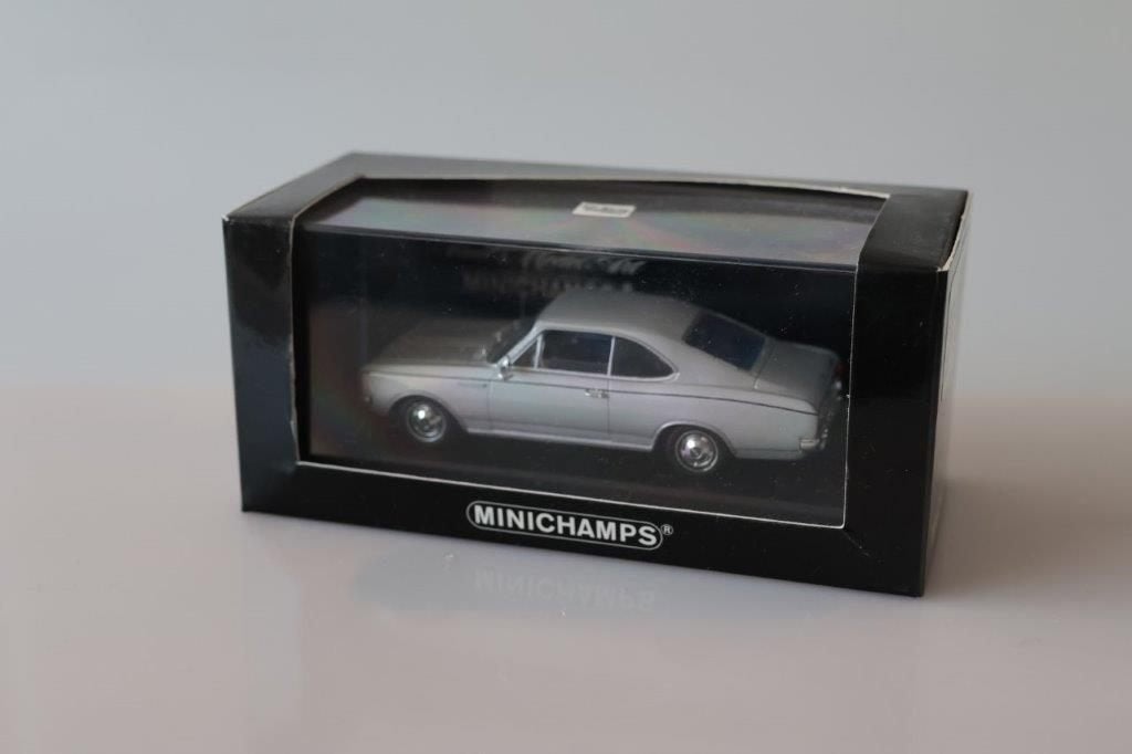 Minichamps Rekord C coupe, Hobby en Vrije tijd, Modelauto's | 1:43, Ophalen of Verzenden, Zo goed als nieuw, Auto, MiniChamps