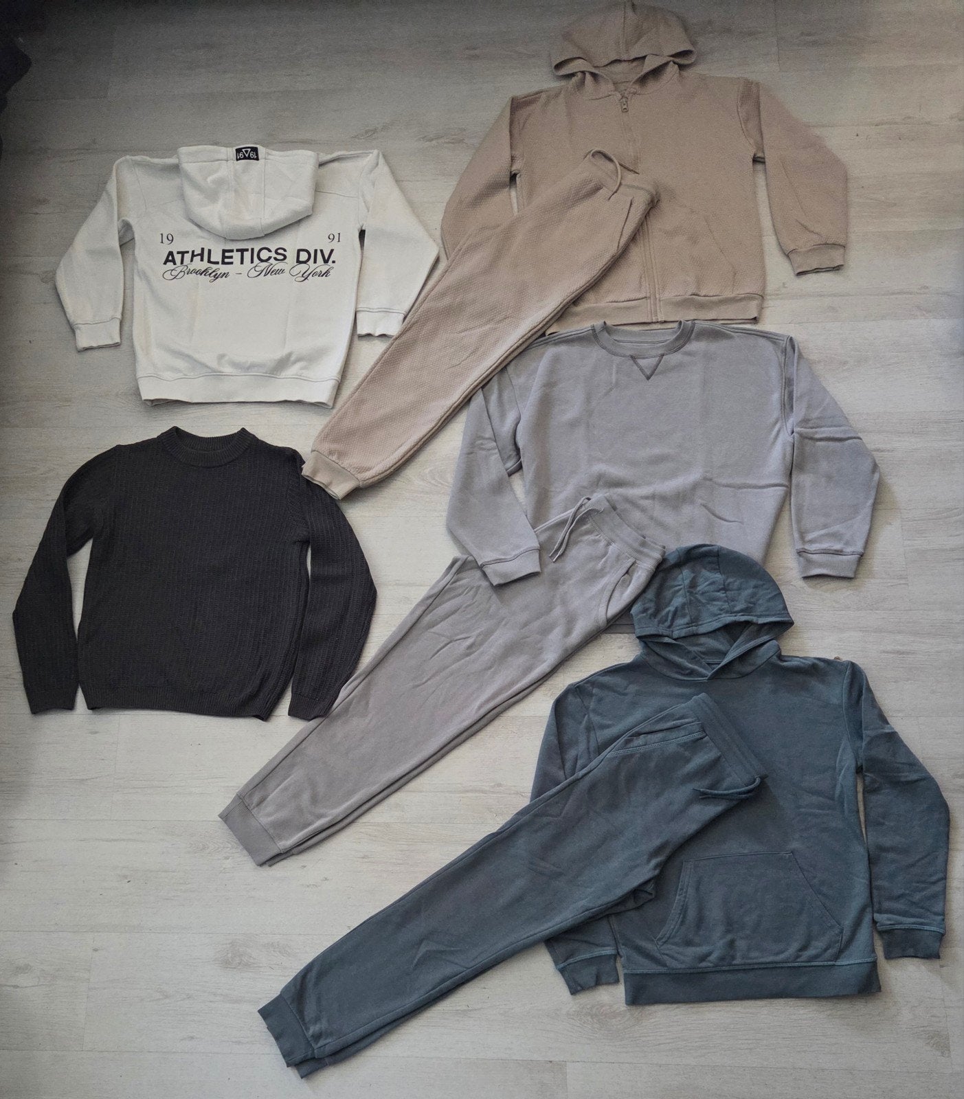 Jongens trainingspakken, hoodie en vest maat 152, Ophalen of Verzenden, Zo goed als nieuw, Jongen, Setje