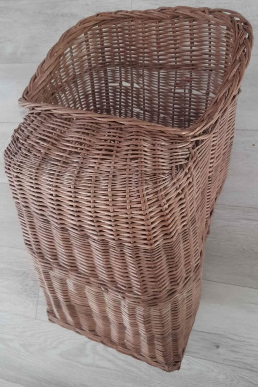Vintage rieten kinderzitje fietsmand met bevestiging, Ophalen, Gebruikt, Fietsmand