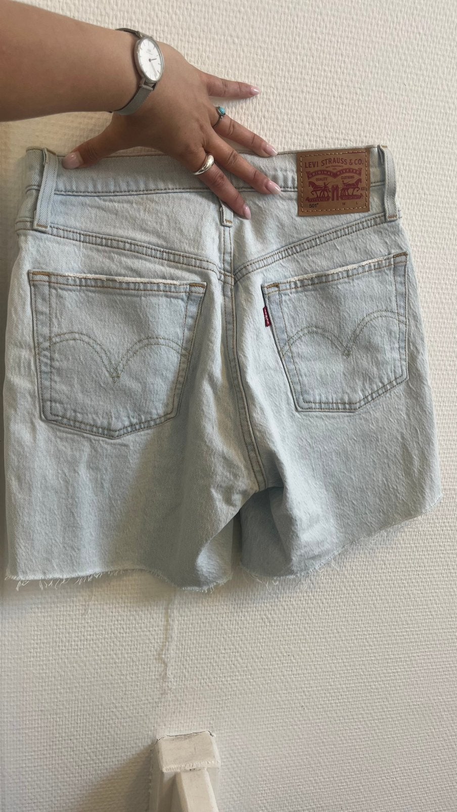 Levi’s korte broek lichtblauw 501, Ophalen of Verzenden, Nieuw, Blauw, W27 (confectie 34) of kleiner