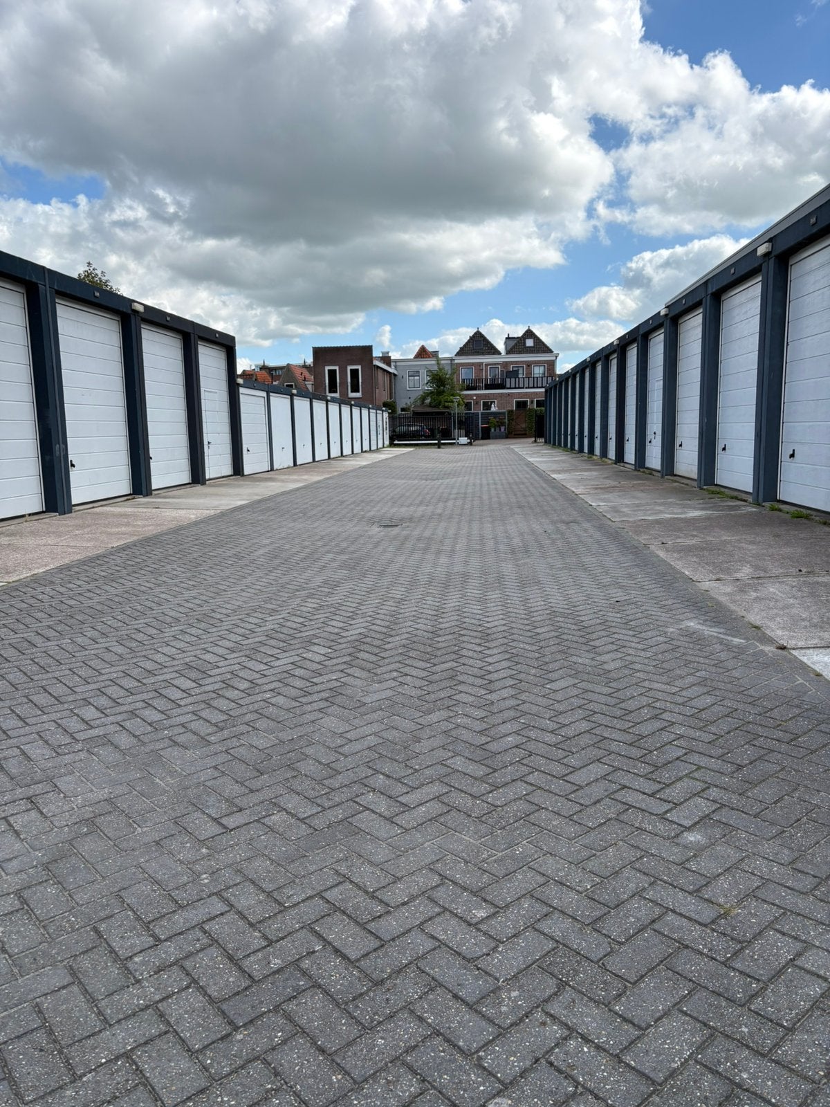 Te huur garagebox / unit op Cubicpark in Gouda