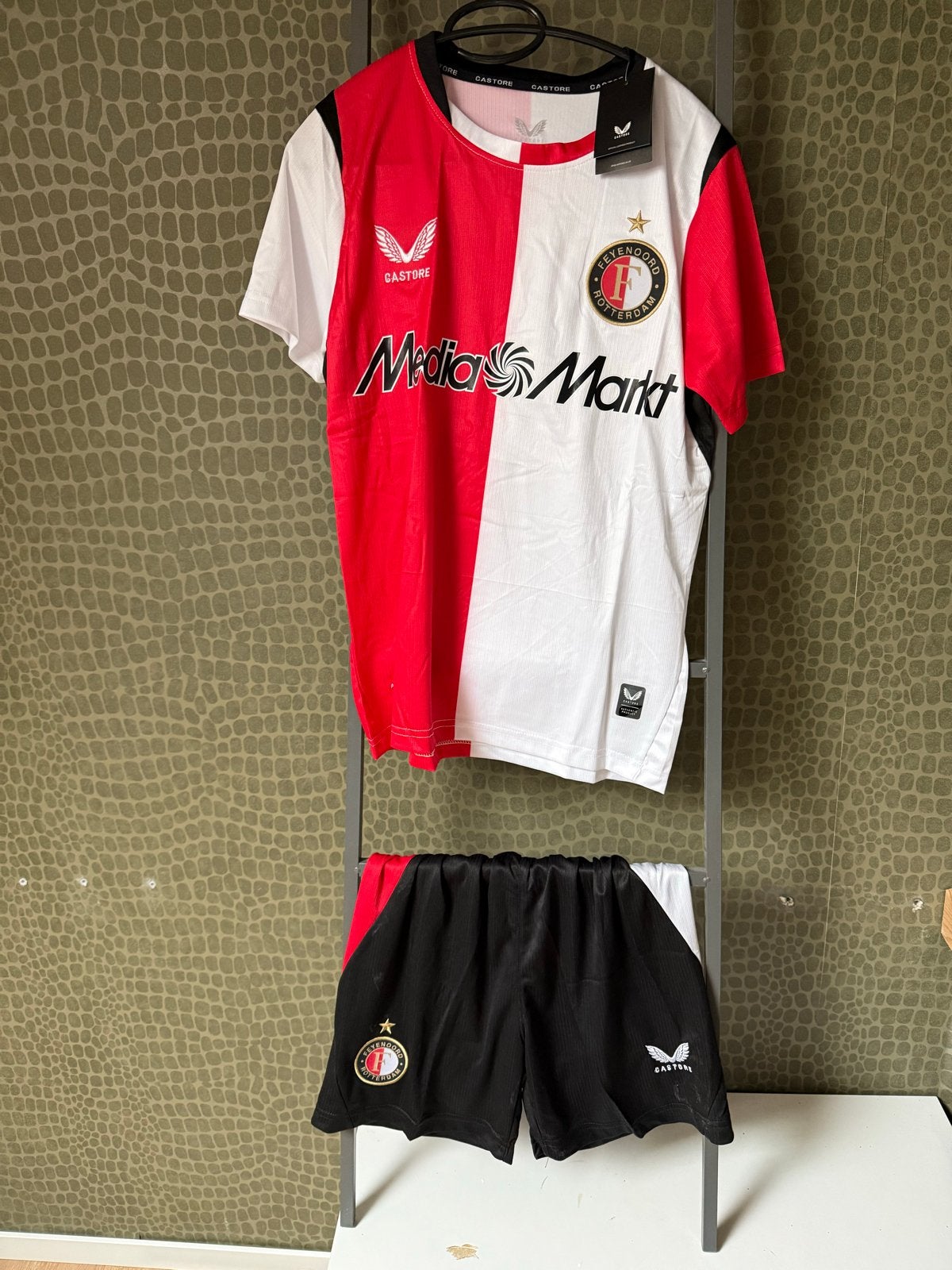 Feyenoord Thuis Tenue 2026/2027 Maat L met Sokken, Ophalen of Verzenden, Nieuw, Maat 42/44 (L), Rood
