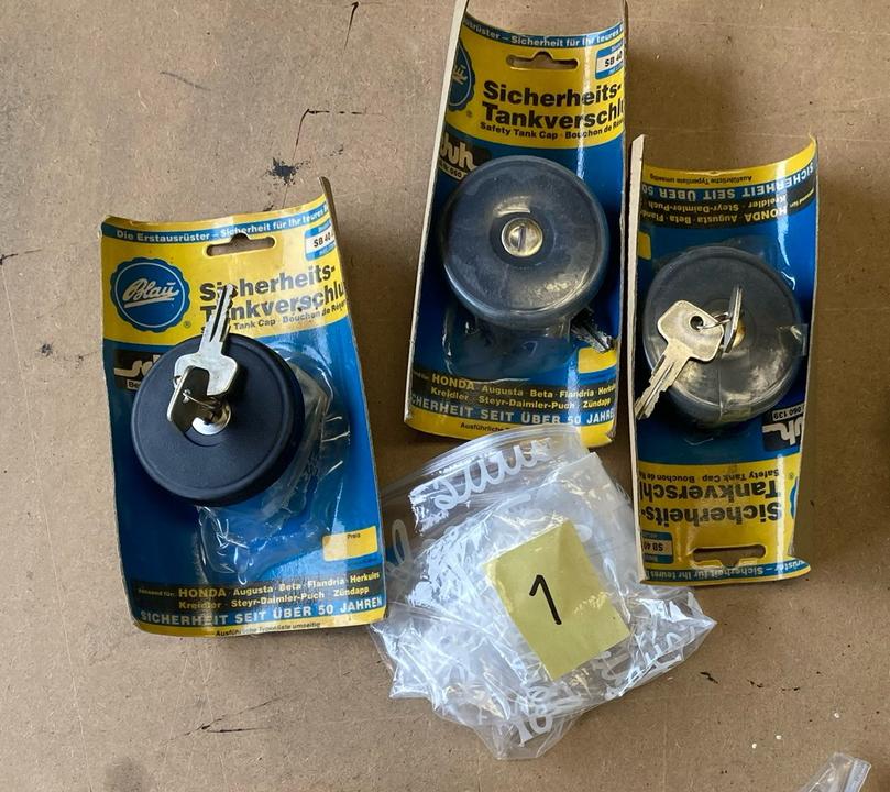 Nieuw (NOS) tankdop + slot + beluchter div brommers en motor, Ophalen of Verzenden, Nieuw