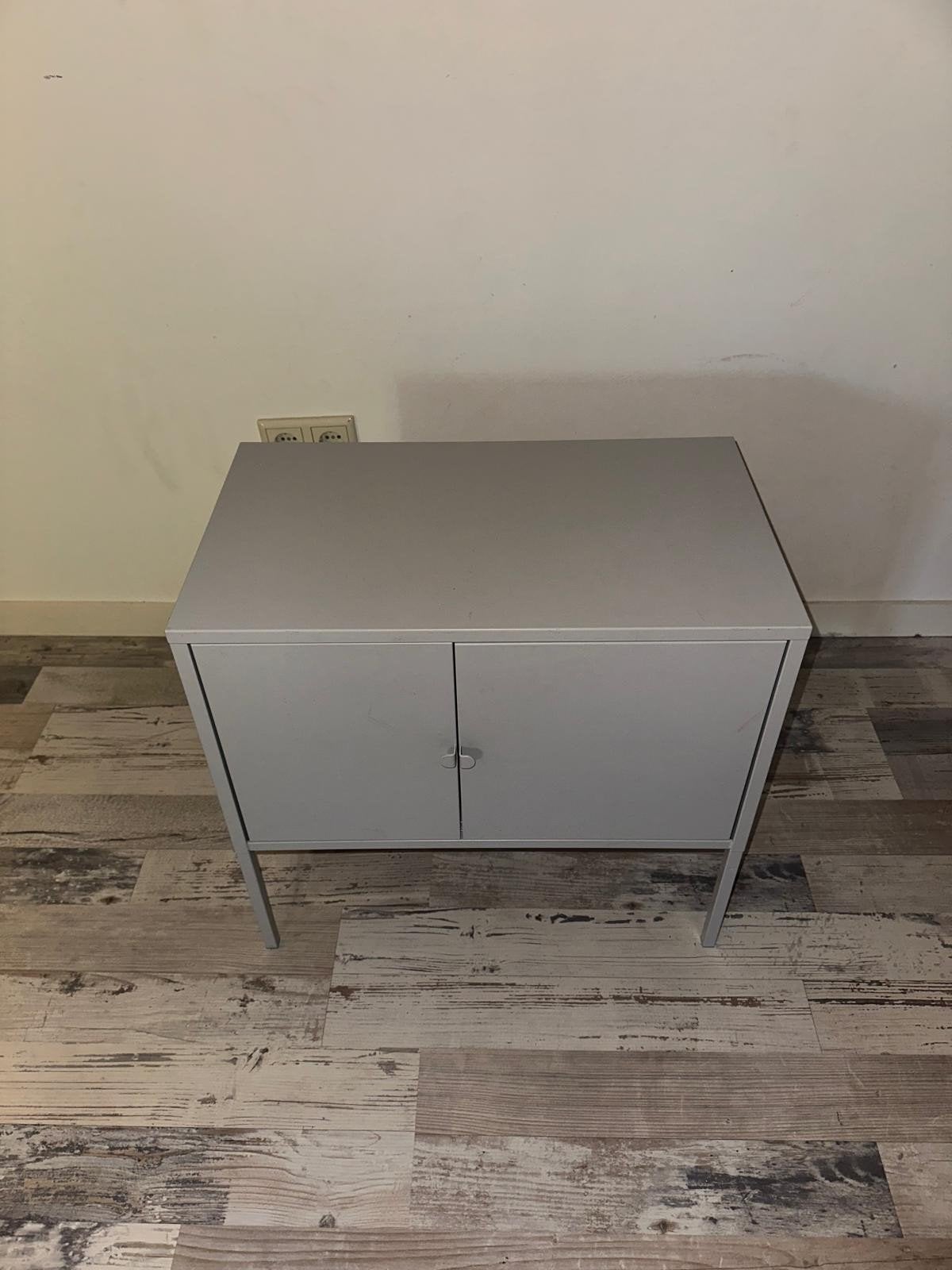 Grijs kastje met twee deuren - 60x35x57 cm, Ophalen, Gebruikt