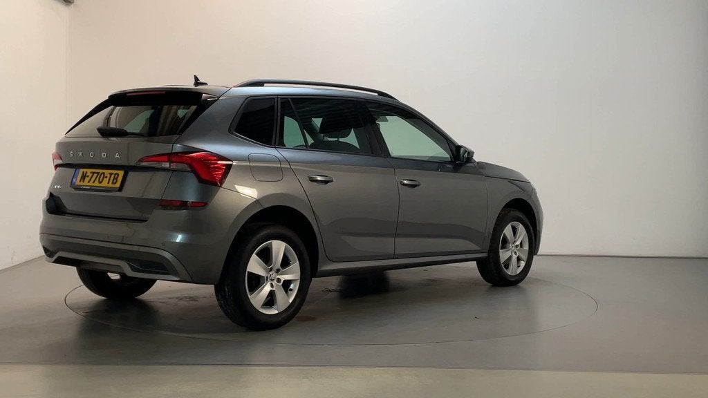 Skoda Kamiq 1.0 TSI Ambition Parkeersensoren App-Connect Cru, Auto's, Skoda, Stof, Gebruikt, Met garantie (alle), Parkeersensor