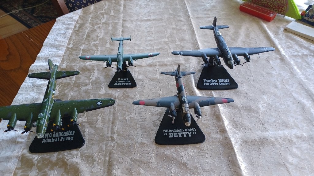 Model vliegtuigen WO2 merk Atlas, 1:72 tot 1:144, Zo goed als nieuw, Vliegtuig, Ophalen