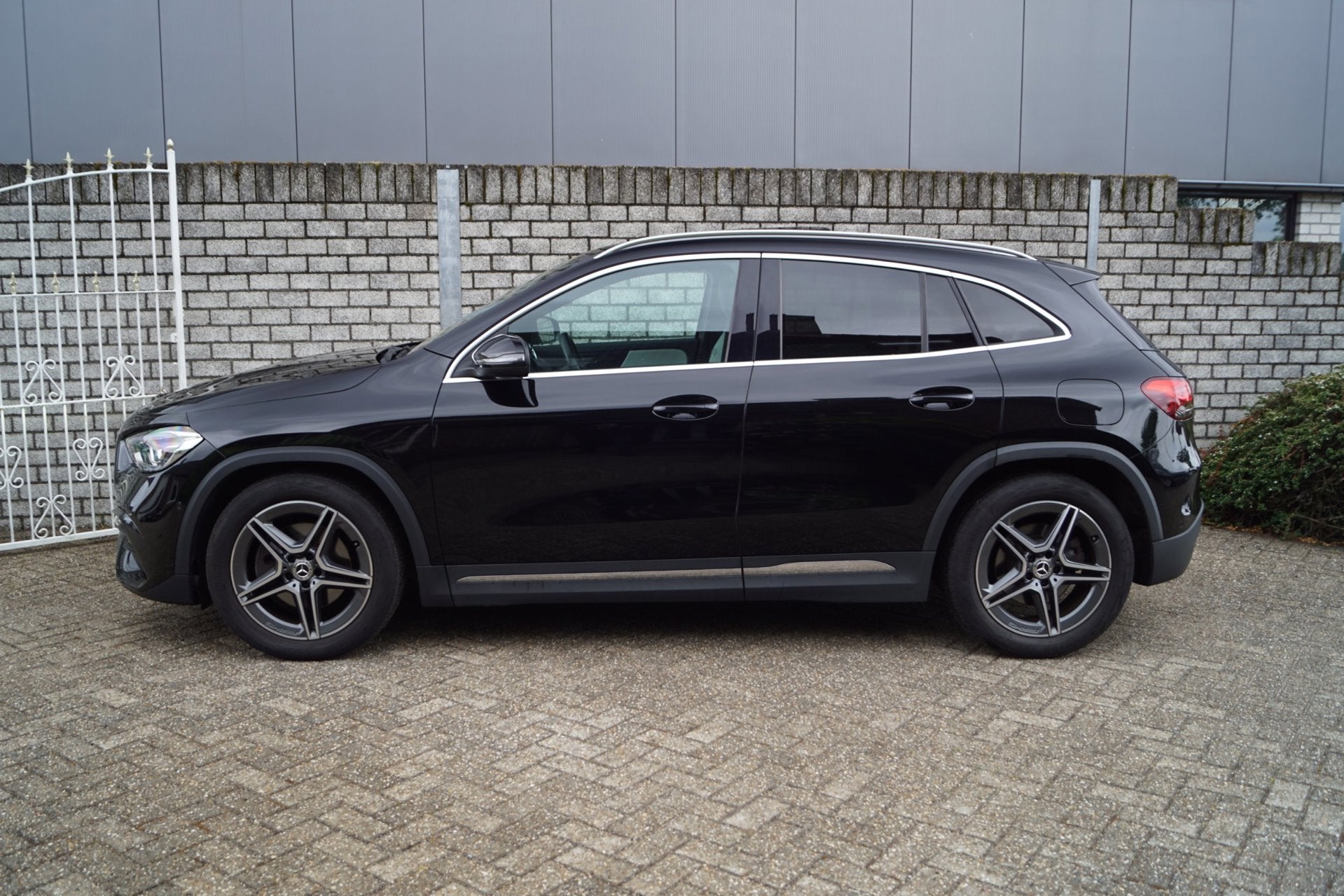 Mercedes-Benz GLA-klasse 250 4MATIC AMG Line Autom Panodak L, Auto's, Dealer onderhouden, Gebruikt, 4 cilinders, 2000 kg