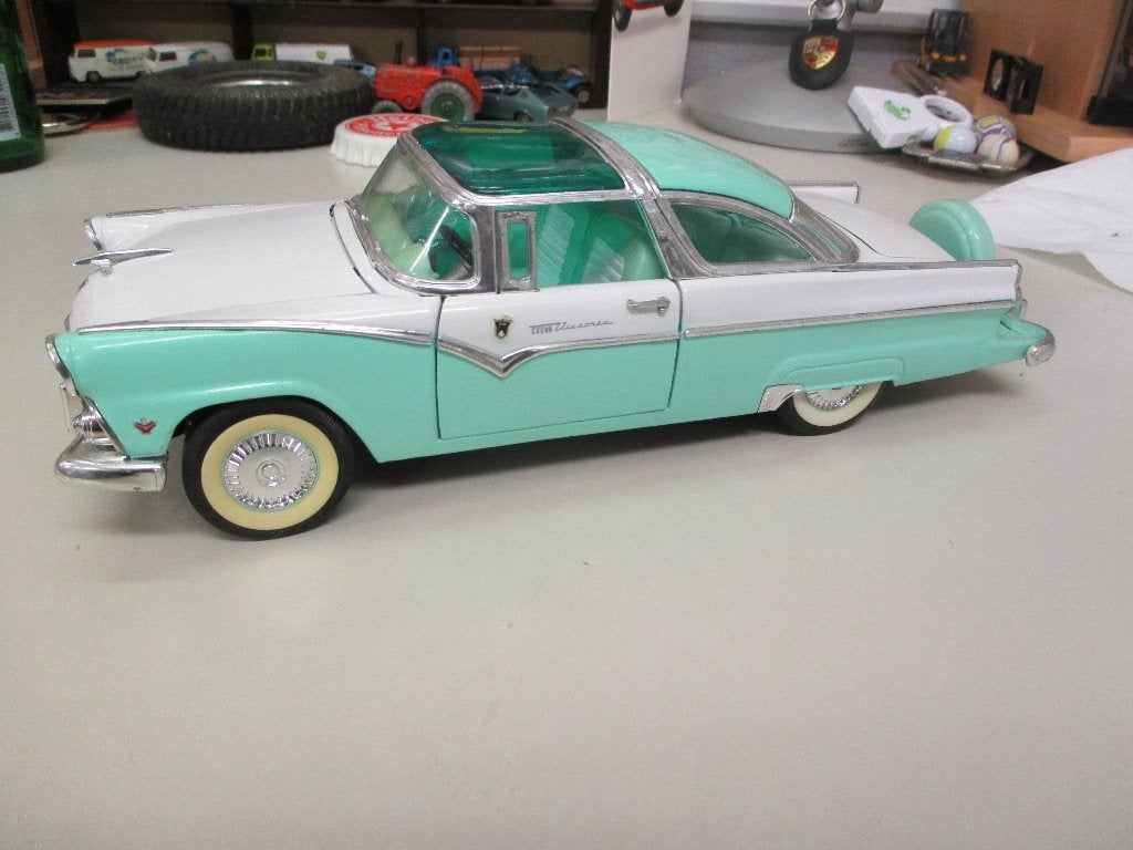 Ford Fairlane Crown Victoria modelauto, Ophalen, Zo goed als nieuw, Auto, Overige merken