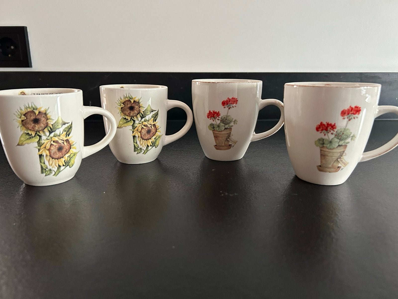 4 bekers van Jet by Ter Steege - bloemen design, Huis en Inrichting, Keramiek, Zo goed als nieuw, Overige stijlen, Jet by Ter Steege