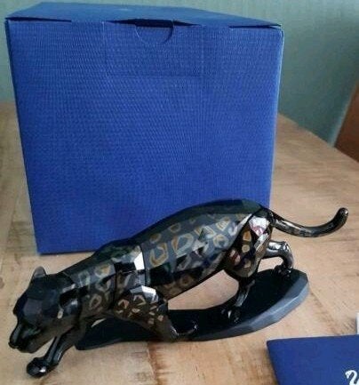 Swarovski zwarte Jaguar, Ophalen of Verzenden, Zo goed als nieuw, Figuurtje