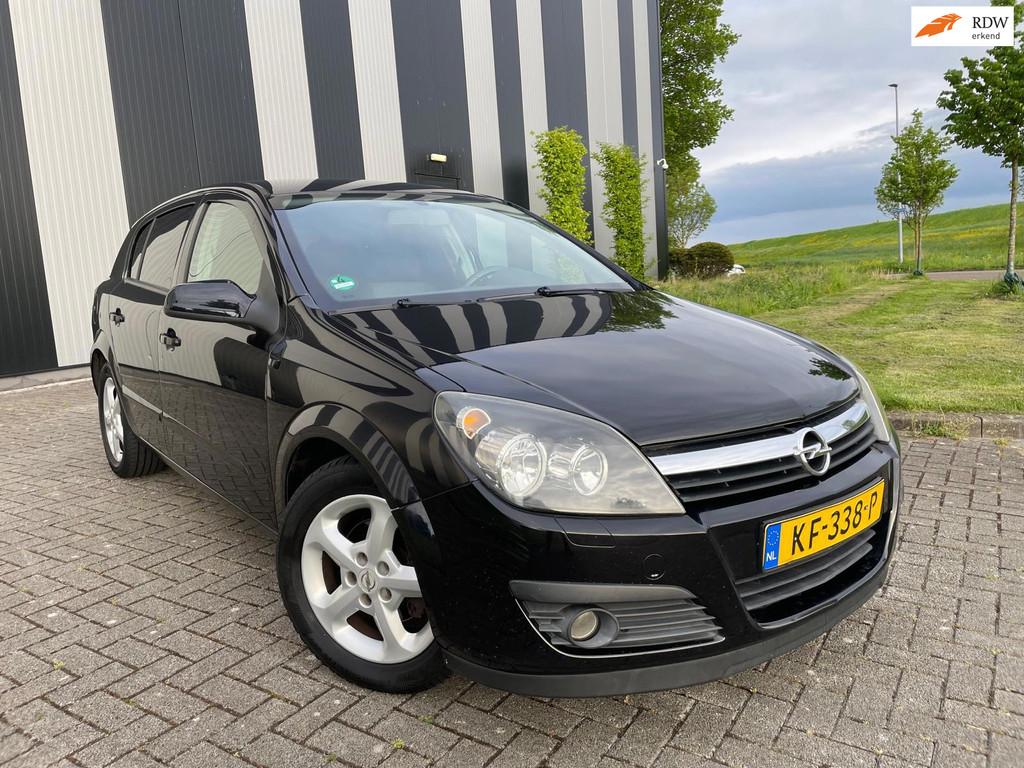 Opel Astra 1.6 Essentia Airco-Cruise-Elekpakket-2 Sleutels, Auto's, Opel, Voorwielaandrijving, 15 km/l, Gebruikt, 4 cilinders