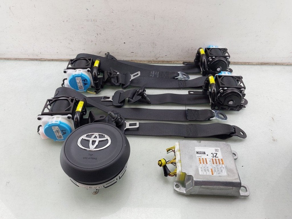 Airbag Set + Dashboard Yaris Cross (PB1/PJ1) 2023, Gebruikt, Kundenbetreuung@toyota.de, Toyota-Allee 2, Köln 50858, , Duitsland