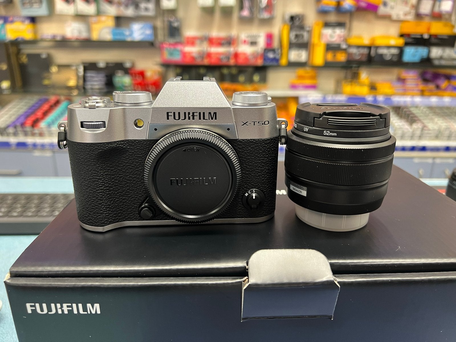 Fujifilm X-T50 met 2 accu's, lader, tas, SmallRig cage, Ophalen of Verzenden, Zo goed als nieuw, Fujifilm, Accu