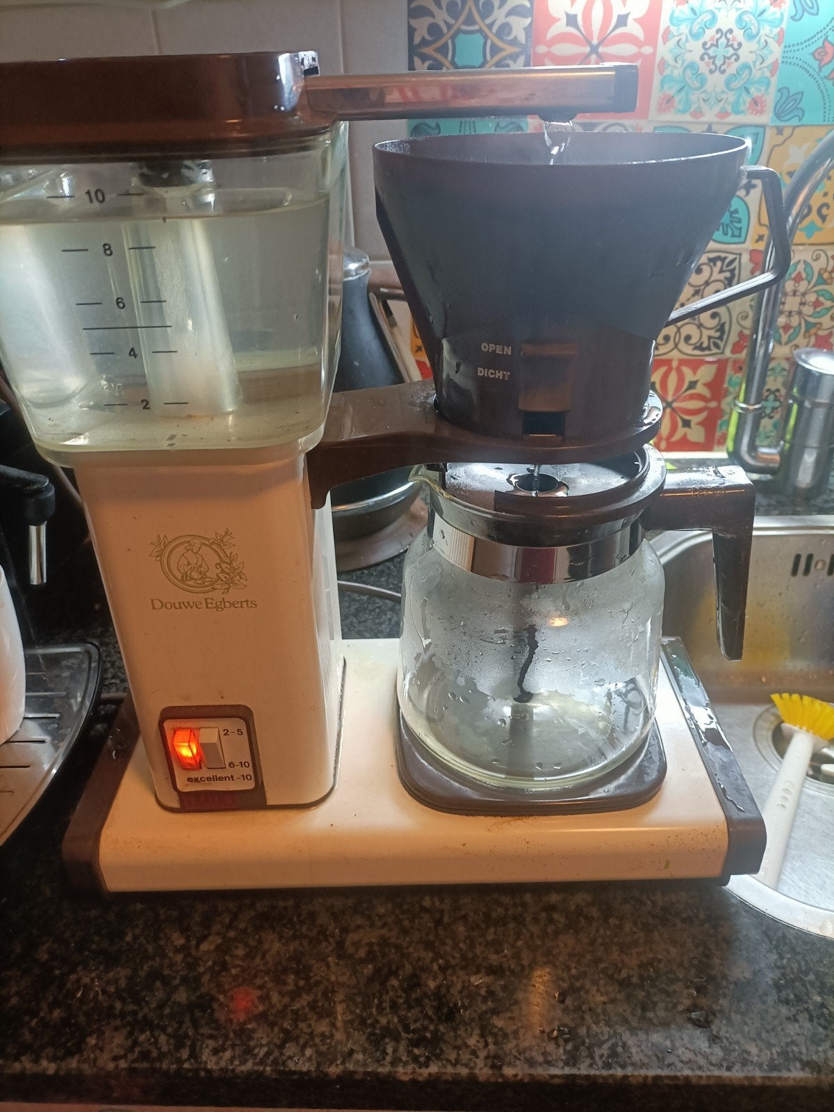 Douwe Egberts Koffiezetapparaat - Vintage Model, Afneembaar waterreservoir, Gebruikt, 10 kopjes of meer, Koffiemachine