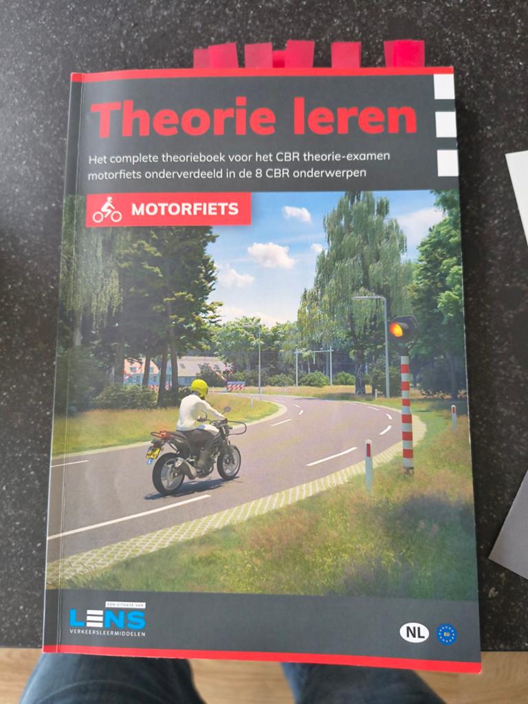 Theorieboek motorfiets +1mnd nog 50 oefenexamens&oefeningen, Boeken, Ophalen, Zo goed als nieuw, Overige niveaus, LENS Verkeersleermiddelen