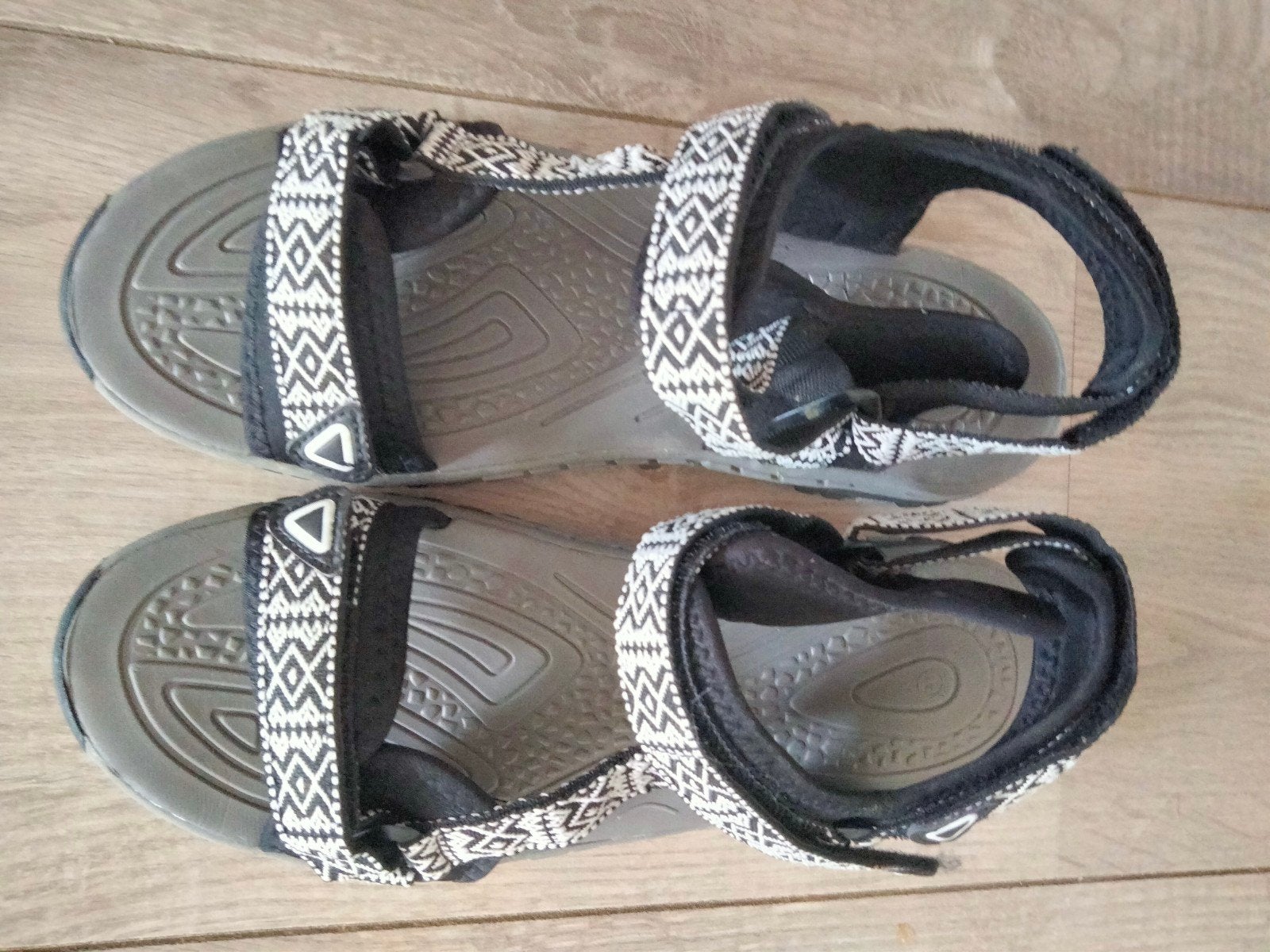 Splinternieuwe sandalen met klittenband!!, Ophalen of Verzenden, Nieuw, Sandalen of Muiltjes