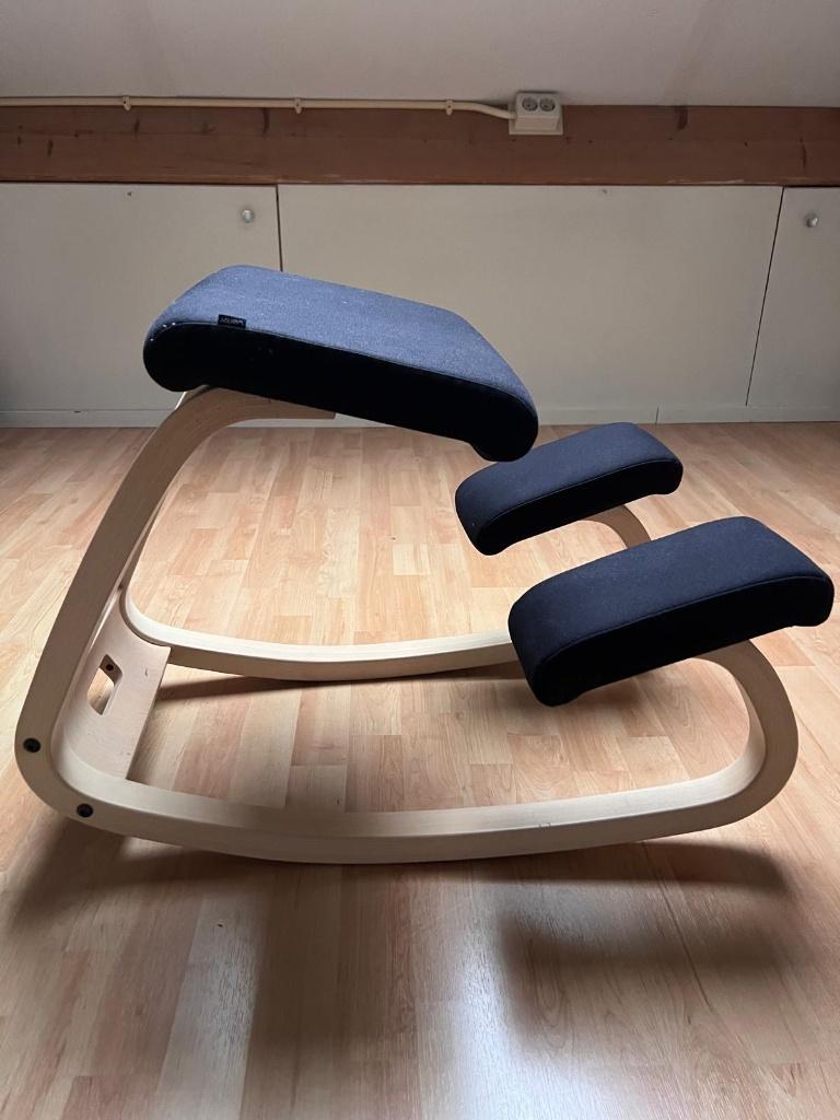 Varier (voorheen Stokke) Variable Balans kniestoel, Huis en Inrichting, Bureaustoelen, Ophalen, Blauw, Zo goed als nieuw, Bureaukruk